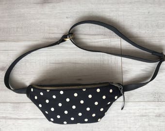 Black fanny pack with white dots, Belt bag, Hip bag, Bum bag, Festival pouch, Hands free bag, Waist bag, Festival bag, Party bag, Pocket bag