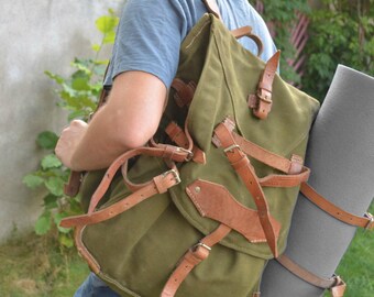 Military Backpack with LEATHER STRAPS, Army Hiking Bag, Big Backpack, Vintage Army Rucksack, Heavy Duty Canvas Backpack Army Green