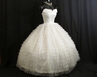 Vintage 1950's 50s STRAPLESS Bombshell White Lace Tiered Tulle Circle Skirt Party Prom Wedding DRESS Gown