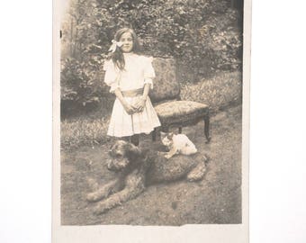 Dog and cat made little girl show dog and cat-rare original photography black and white vintage snapshot France lover