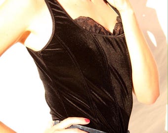 Velvet Sleeveless Scoop Neck Blouse w/ Lace Detailing at Neck- sz S