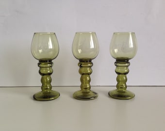 Vintage drinking glasses - Set of 3 Sherry Glasses - Colored glasses - beautiful glasses - Champagne glasses
