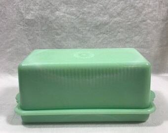 Vintage McKee Jadeite Glass 1-1/4 lb Butter Dish w/ Medallion on the Top