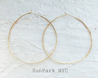 Delicate Geometric Hammered Hoop Earring/Gold Earring/Goldfilled Hoop/Hoop/Gold delicate Hoop/Geometric Hoop/Thin Hoop/Hammered Gold hoop