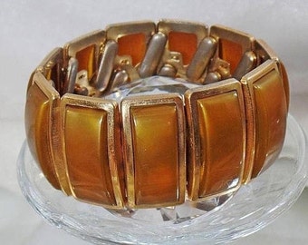 Vintage Brown Moonglow Expansion Bracelet. Allegro. 1950s. Brown Moonglow Lucite Gold Tone Expansion Bracelet.
