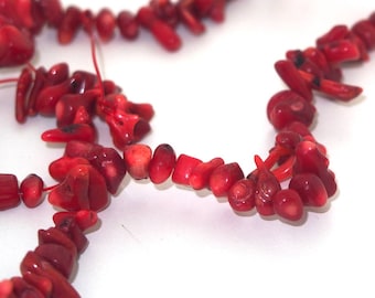 10 Red coral chips 9 / 12mm