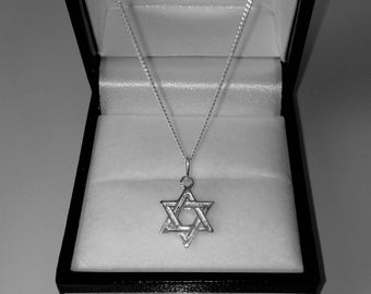 925 Sterling Silver Star of David Pendant Necklace.