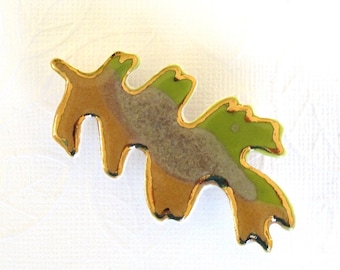 Oak Leaf Brooch. Olive Green. Greenery. Amber Gold. Sandy Tan. Ceramic. 22K Gold. Porcelain Clay. Yellow-Green. Saffron. Lime Green. Beige