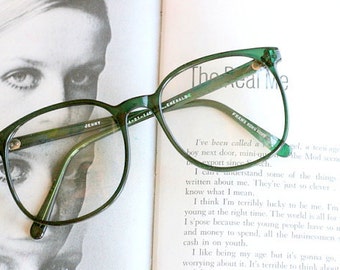 Vintage JACKIE O Glasses..new old stock. classic. groovy. twiggy. mod. retro glasses. librarian. secretary. woodstock. oversized