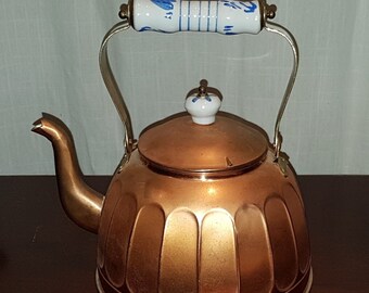 Vintage Copper Kettle Copper Teapot Delft Blue White Porcelain Vintage Copper Kettle Copper Teapot Delft Blue White Porcelain