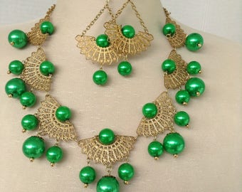 Filigree and green pearl necklace set