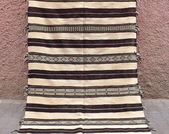 Rare authentic Zanafi rug handwoven 100% wool moroccan 270x134cm ref. ZNF001
