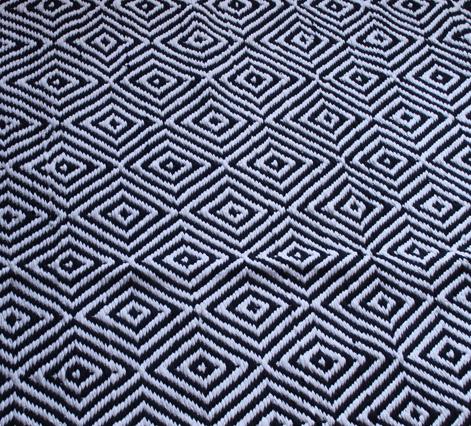 Black and white area rug 5x7 ft Scandinavian style rug area
