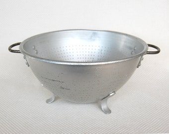 Large Vintage Wearever Colander Number 3125 Wear-Ever Aluminum Footed Colander Rustic Touch for your Shabby Cottage or Farmhouse Decor