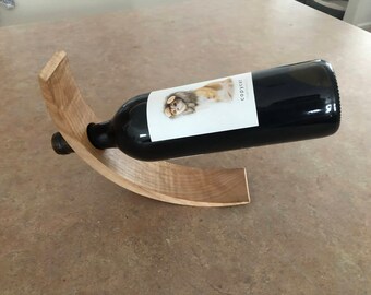 Curved Balancing Wine Display
