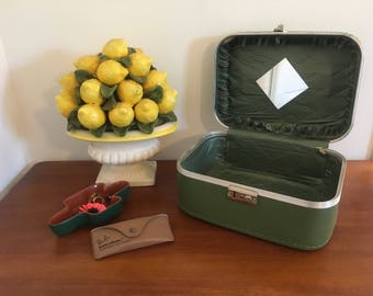 Green Suitcase / Train Case / Make-Up Bag - 1960s VINTAGE