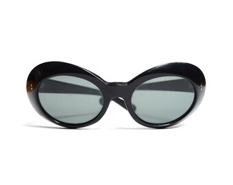 Vintage 70's Oversized Plastic Sunglasses