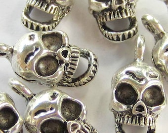 18 Skull beads antique silver skull charms gothic pendants diy jewelry supplies day of dead 16mm x 8mm x 7mm 3393