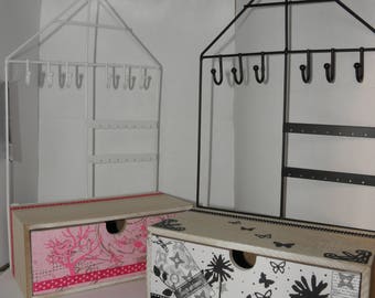 Display - Black and white jewelry box