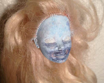 Creepy Dead Doll Head Ornament : Frosty Snow