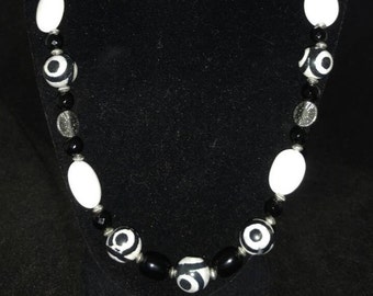 Black and White Agate Necklace