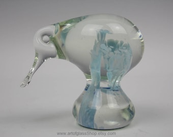 Hokitika Studio Kiwi glass Paperweight from New Zealand