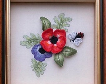 ST 305 Bee and Anemone Raised Stumpwork Embroidery Kit