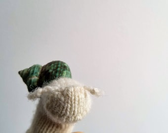 snail white puppet / snail finger puppet, white