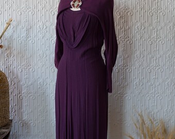 1930's Art Deco Evening Dress in Plum with Bakelite Closure
