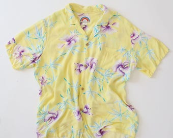 Vintage 80s Hawaiian shirt topical Yellow floral hibiscus dress shirt TOP M