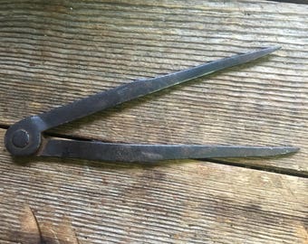 French Vintage dividers french made . Barn find working but seen a lot of action ! Made by kaynal - di