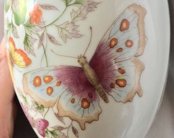 Beautiful Butterfly Porcelain Egg Shaped Box 22k Gold Trim Avon 1974