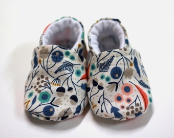 Organic Forest baby shoes, crib shoes, organic baby, baby booties, soft sole, baby moccs, unisex, kids shoes, girl, boy