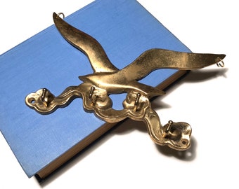 Vintage brass bird wall hanging, brass vintage figurine, brass key hook, brass seagull