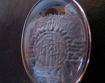Hand-carved Quartz Intaglio Pendant "Hobbit Door"