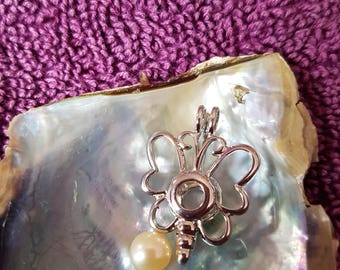Beautiful akoya pearl necklace