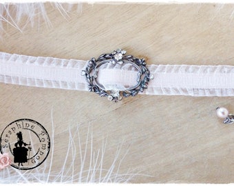 "Rétro-baroque", antique Locket and pink lace Ribbon Bracelet
