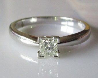 18ct White Gold Princess Cut Square Diamond Ring