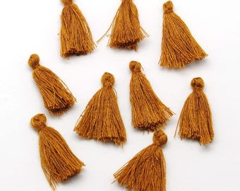 10 25mm Camel colored tassels