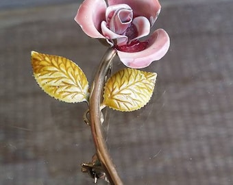 Vintage metal Enamel small brooch flower