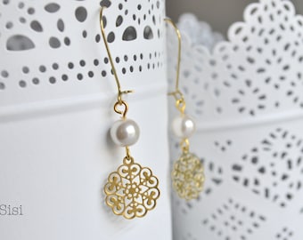Pearl earrings gold filigree