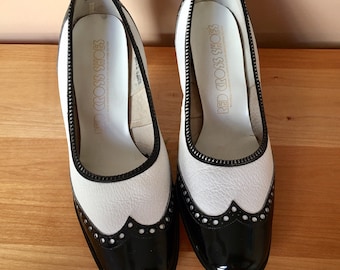 Vintage 70s Red Cross black and white leather spectator pumps