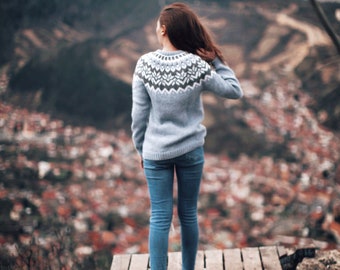 Ice blue 100% wool sweater / pullover / grey, white / rustic / lopapeysa Iceland sweater