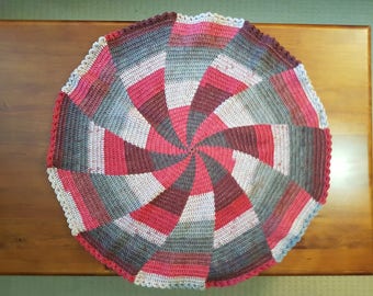 Red Pinwheel Round Lap Blanket / Baby Blanket