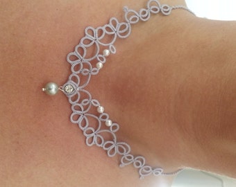 Tatted necklace with white pearls