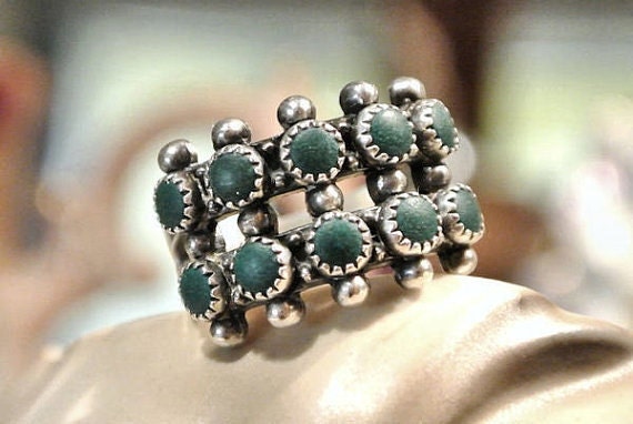 Zuni Ring / Sterling Silver /Native American / Petit Point / Size 5