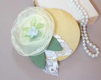 fascinator in the sun
