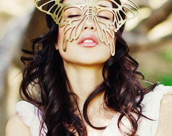 Butterfly leather mask in Gold