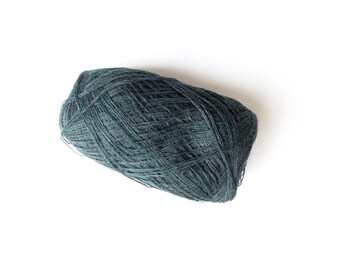 Special ultra fine wool fringes for weaving