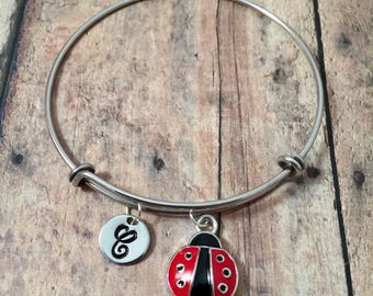 Ladybug initial bangle - ladybug jewelry, gardener bracelet, insect jewelry, red ladybug pendant, gift for gardener, ladybug bangle